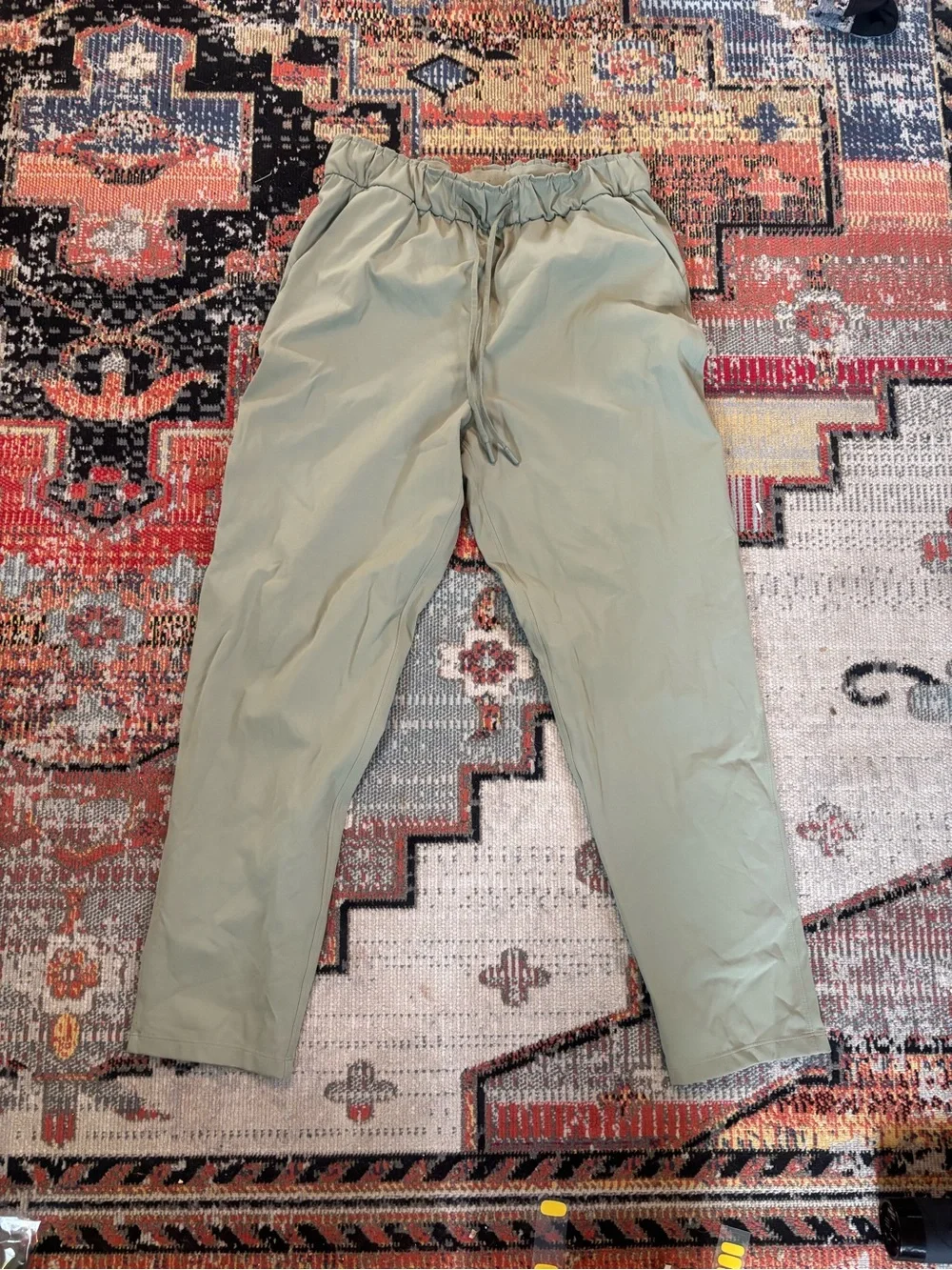 Lululemon keep moving 7/8 pant, size 8